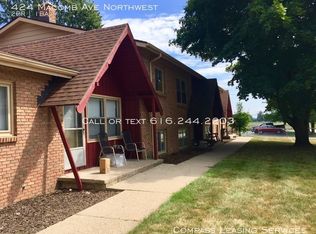 424 Macomb Ave NW, Walker, MI 49534