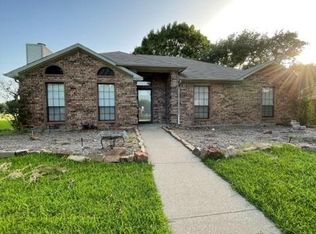 8201 Quail Ct, Rowlett, TX 75089