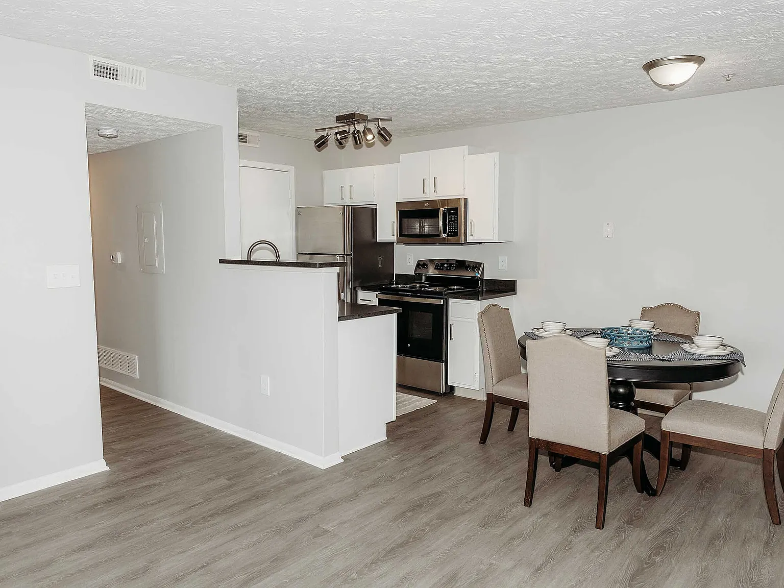 Enclave at Albany Park — Photo 2