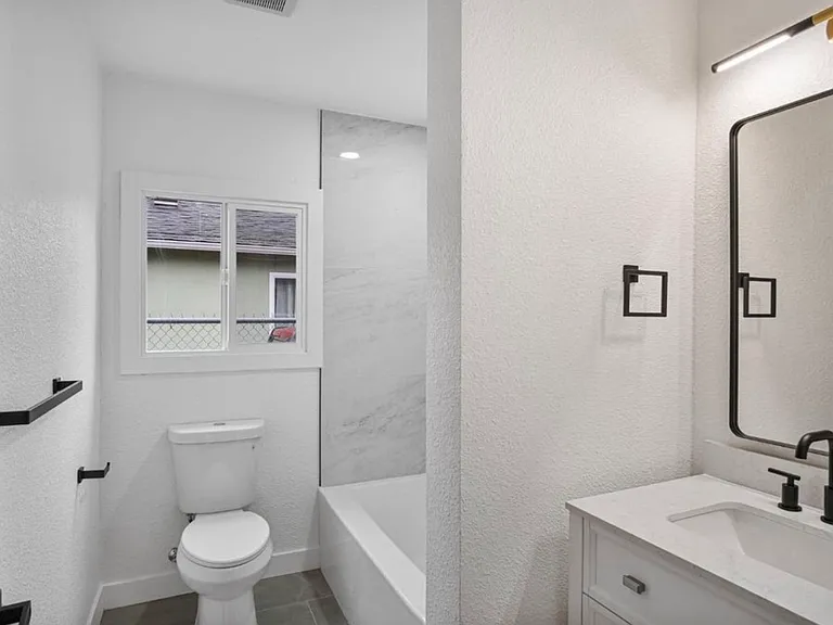 4118 Howard Ave — Photo 10