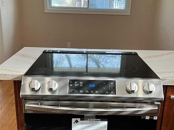 5th image of 78 Regent Dr