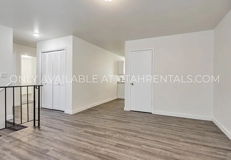 255 E Center St #10 — Photo 13
