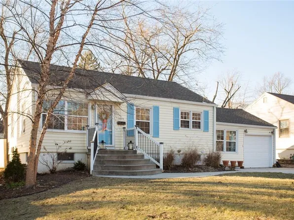 5326 Outlook St, Mission, KS 66202