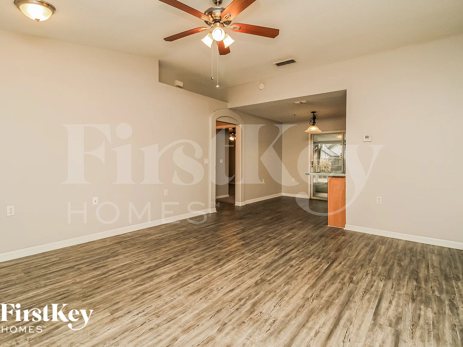 2 bed, 1.5 bath, 1096 sqft, $1,830 — Photo 3
