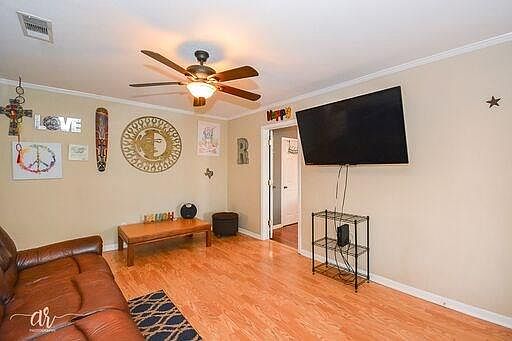5th image of 3209 Ann Arbor Ln