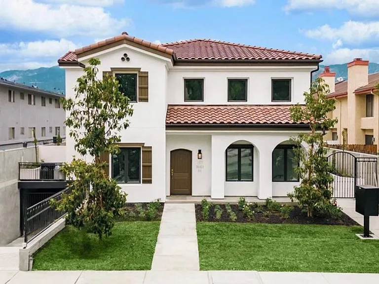 1027 Arcadia Ave #C — Photo 1
