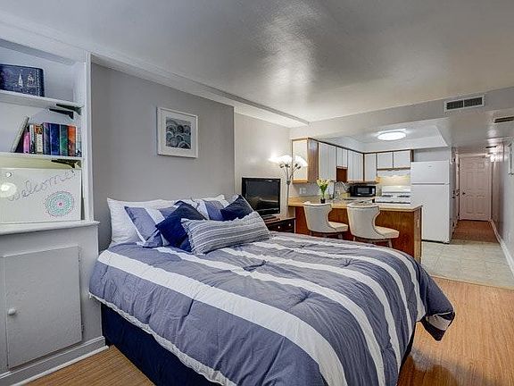 3rd image of 420 Chestnut St #B