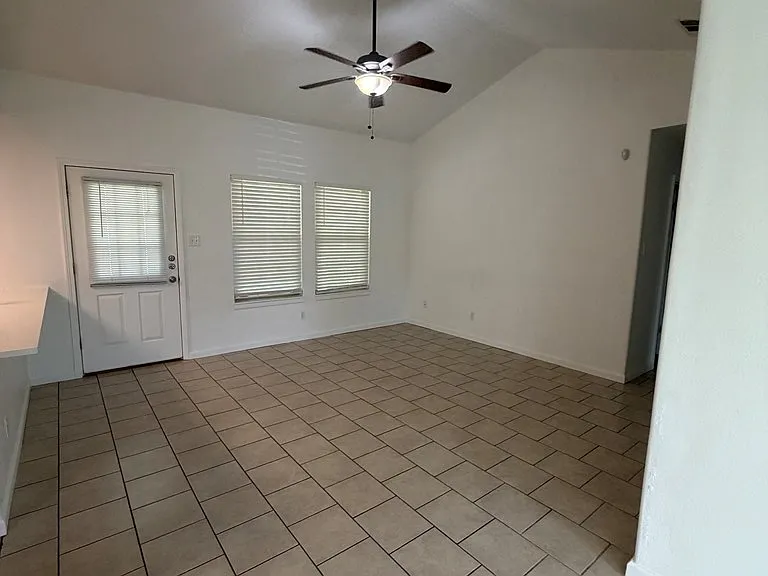 133 Willow Way — Photo 3