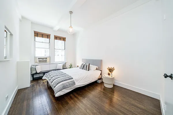 Sold by SBROWNRE LLC | media 4