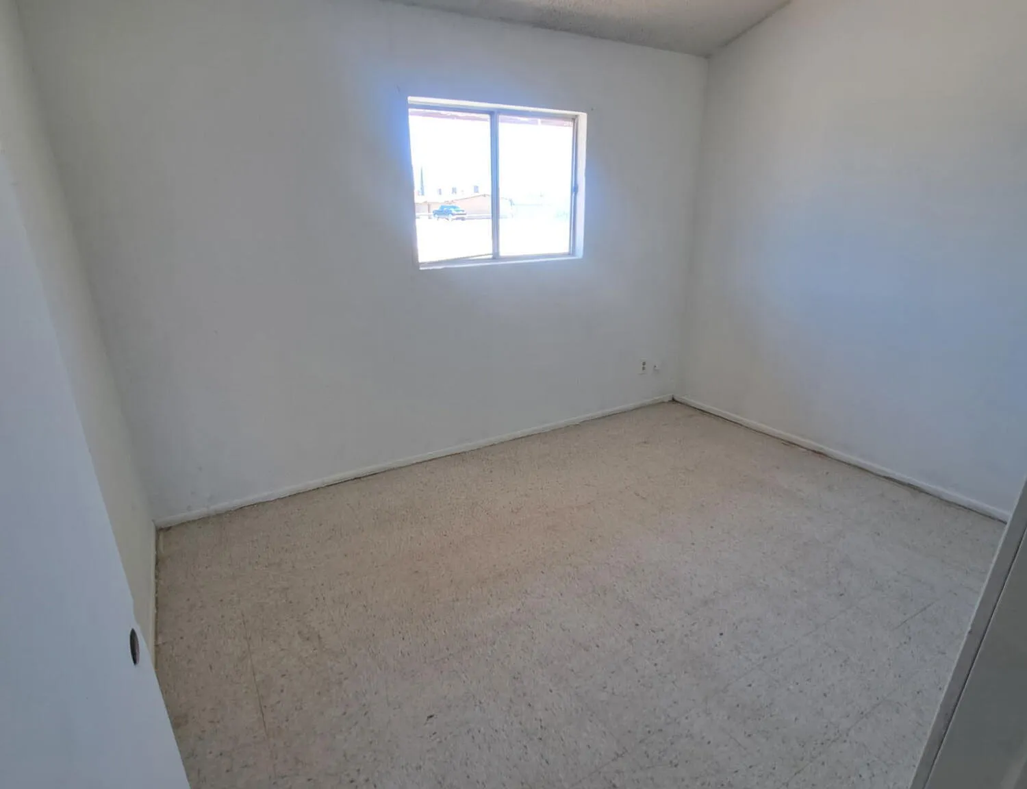 623 NE Davis St — Photo 4