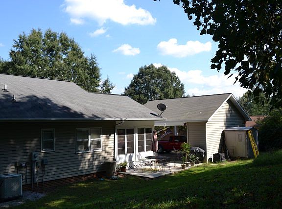 4th image of 361 Plaza Dr