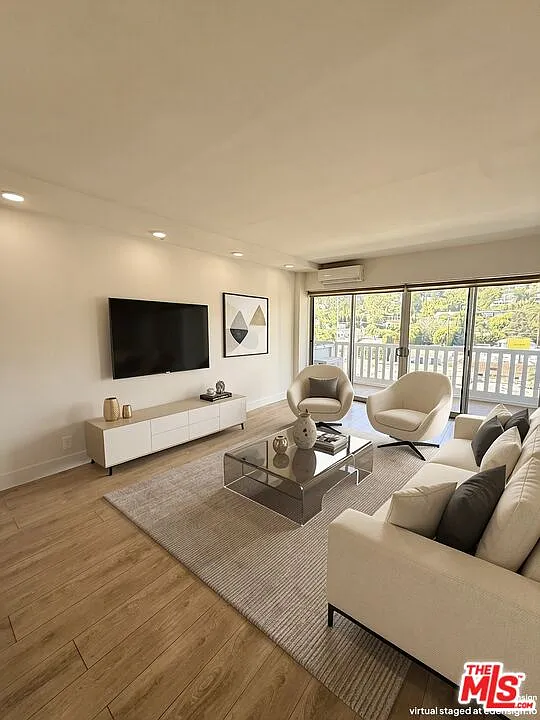 1 bed, 1.0 bath, 750 sqft, $4,999 — Photo 4