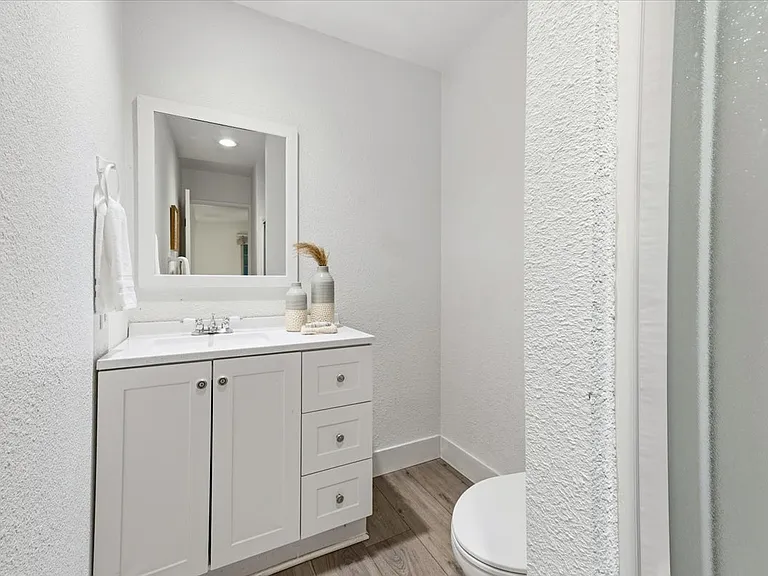 2680 S Whitney Blvd — Photo 18