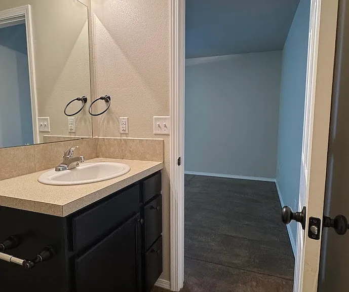 Main bedroom bath