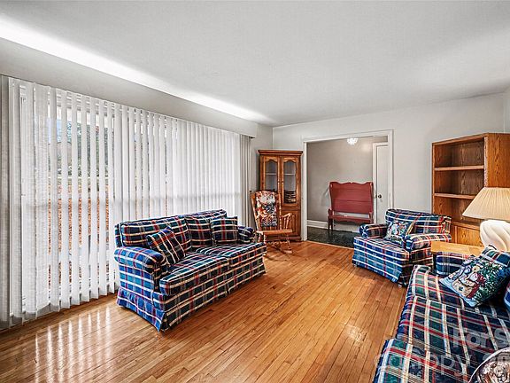 3rd image of 5110 Rocky River Rd
