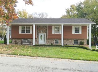 9 Heatherwood Dr, Collinsville, IL 62234