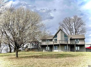 7127 NE Silver Rd, Topeka, KS 66617