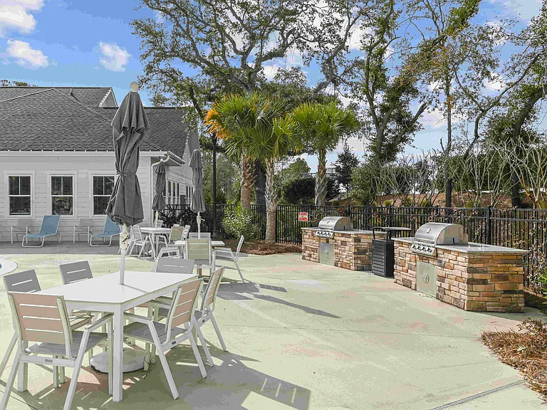 Beaumont Oaks at Porters Neck Apartments & Townhomes — Photo 11