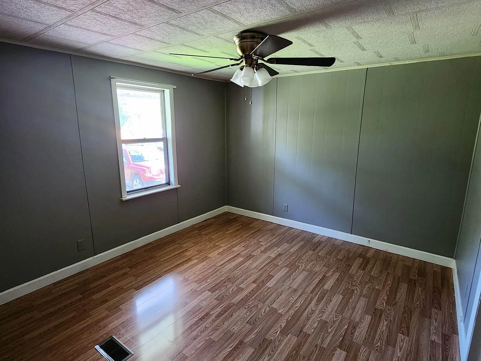3 bed, $1,700 — Photo 4