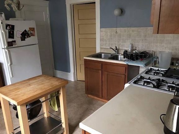 Kitchen - four burner stove.