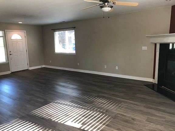 3rd image of 1243 Evans Ct