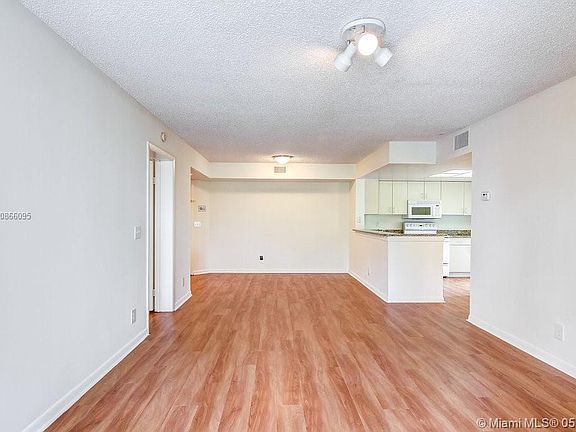 4th image of 3601 NE 207th St #2203