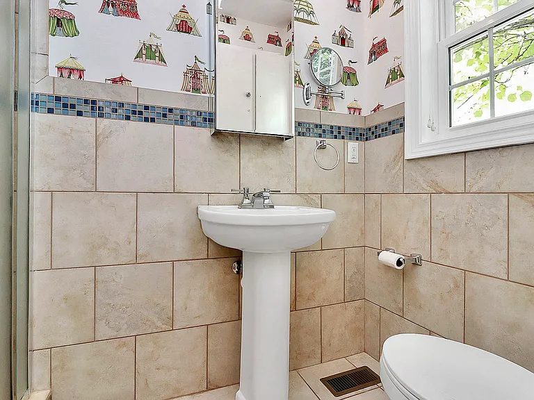 307 Ethan Ln — Photo 21