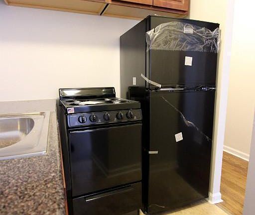 3rd image of 1038 W Hollywood Ave #1040424