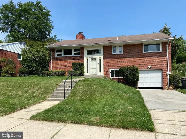 6009 Cheshire Dr — Photo 2