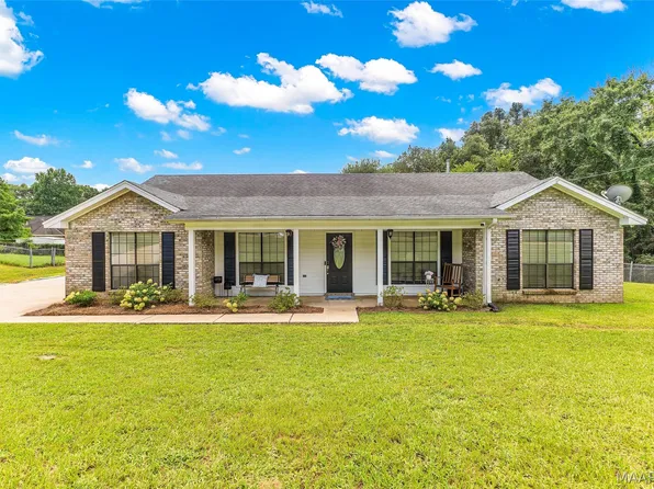 135 Deer Track Dr, Deatsville, AL 36022