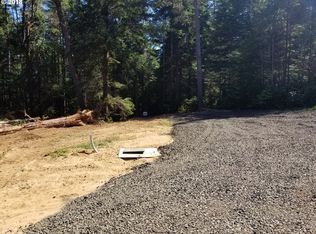 3 Shotgun Dr, North Bend, OR 97459