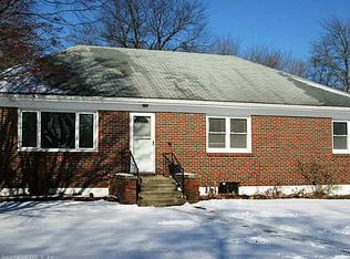 23 Deerfield Rd, Waterford, CT 06385