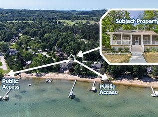 10189 N Shore Dr, Northport, MI 49670
