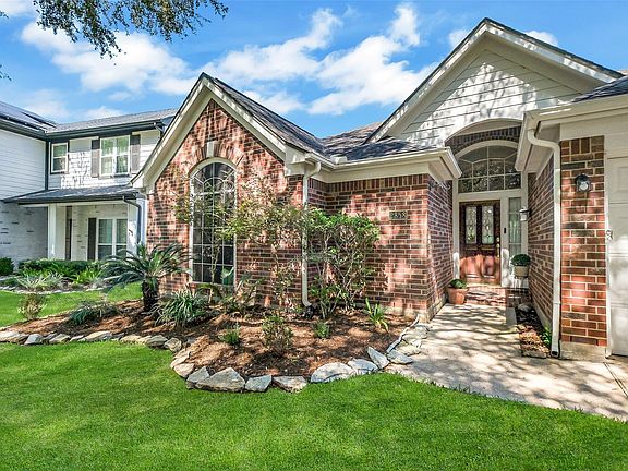 3rd image of 2858 Five Oaks Drive