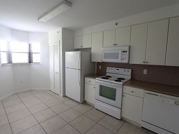 2nd image of 22701 SW 88th Pl Unit 202
