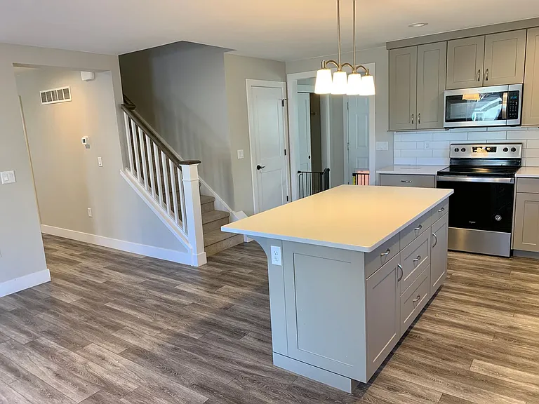 655 N Sheridan Ave — Photo 2