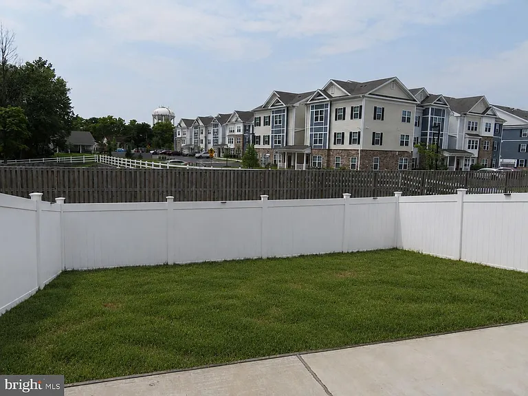 50 Peregrine Way — Photo 24