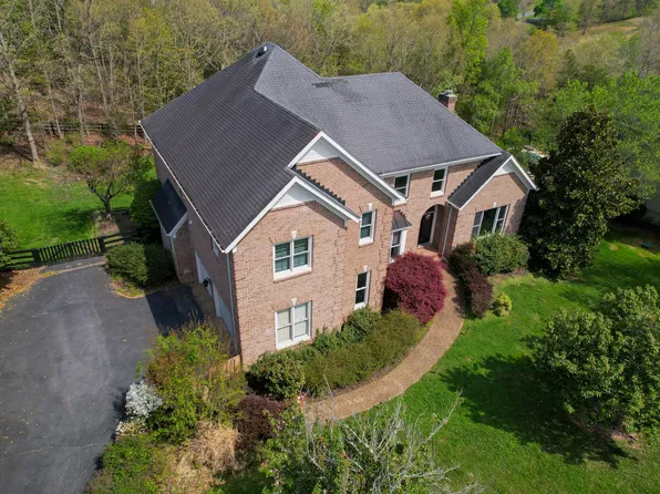 3211 Sandown Park Rd, Keswick, VA 22947