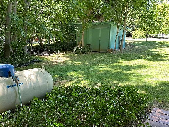 Riding Mower/Garden Shed