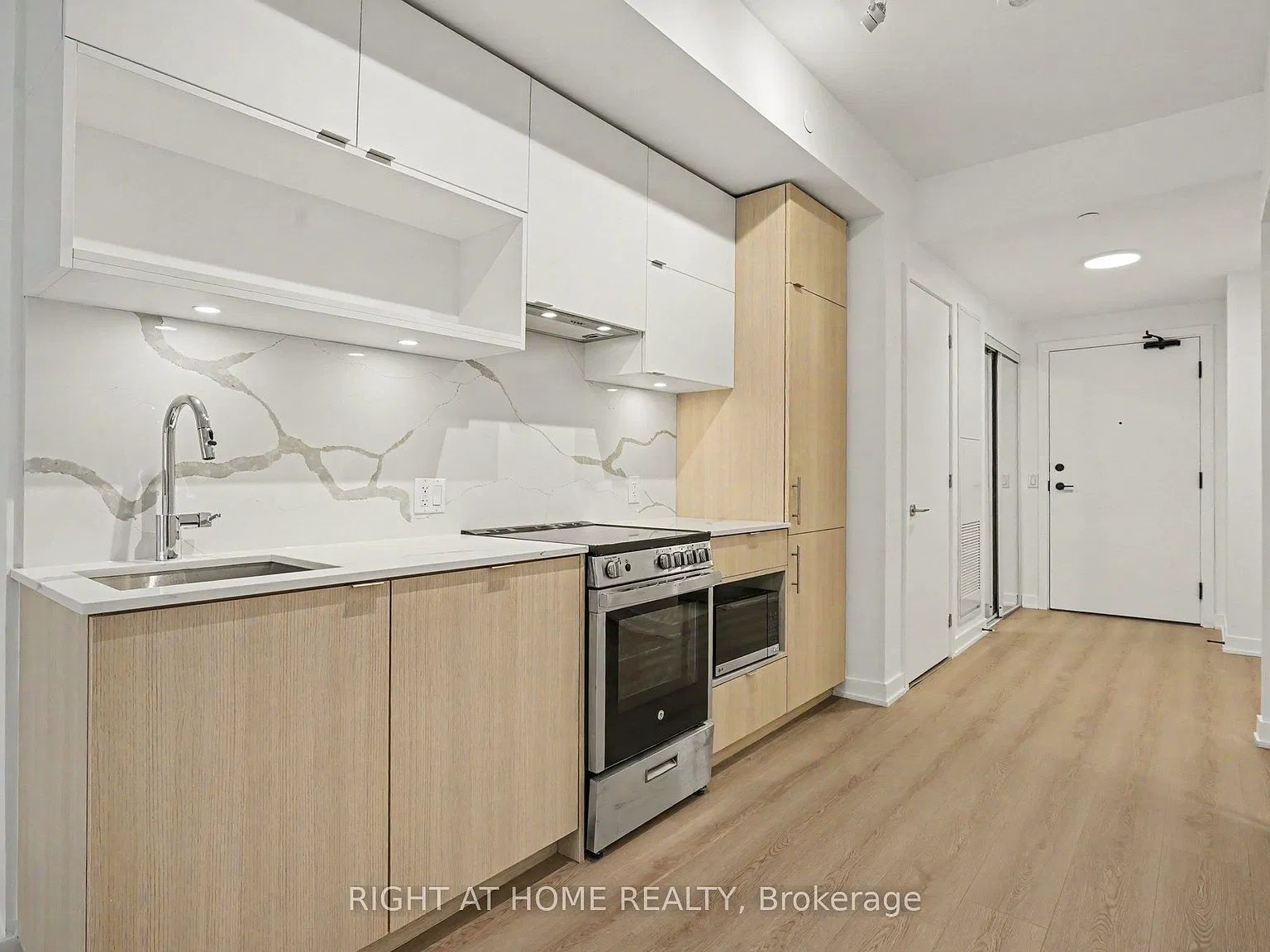 2 bed, $2,400 — Photo 4