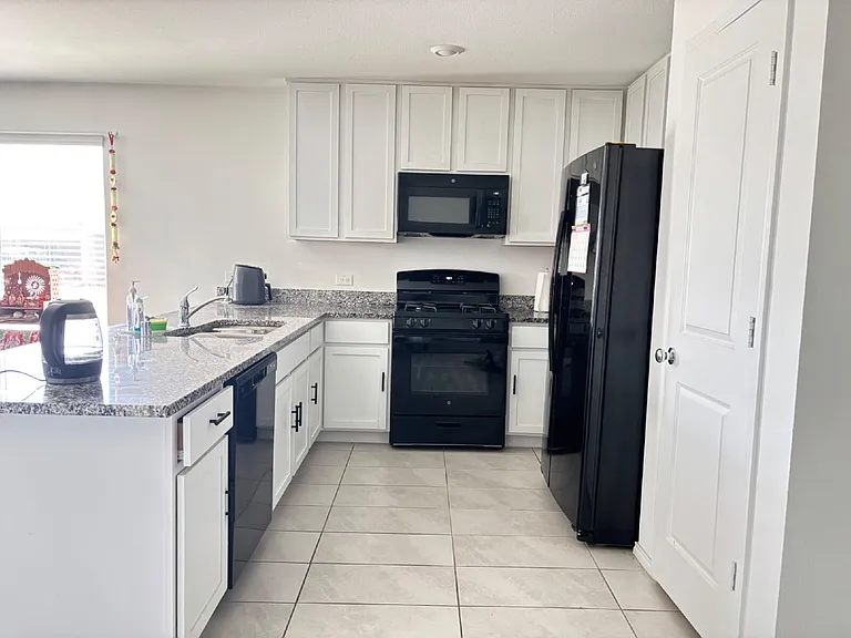 900 Mountain Laurel Rd — Photo 4