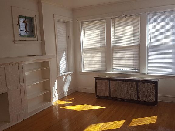 2nd image of 4722 N Kennicott Ave