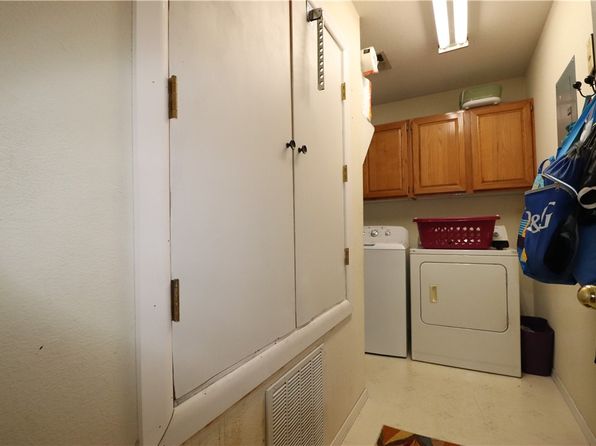 fayetteville-arkansas-439593432 picture