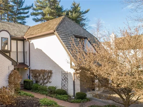 6 Chippenham Ct, Rocky River, OH 44116