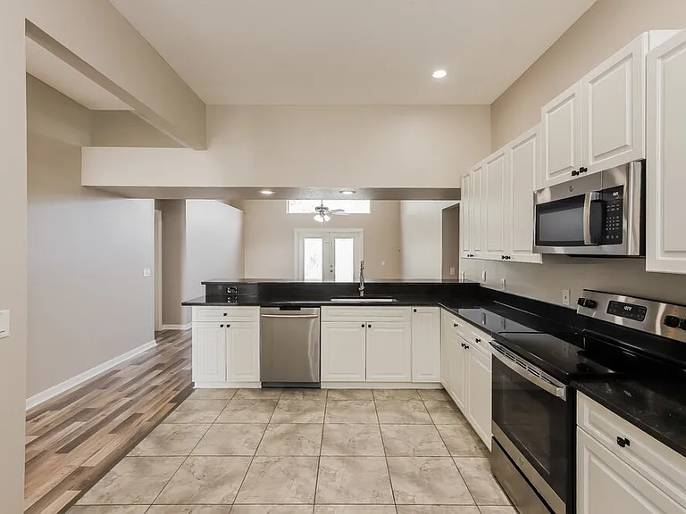 2864 Meridian Point Ln — Photo 8