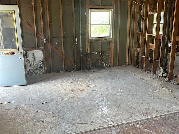 4th image of 536 Charlotte Dr