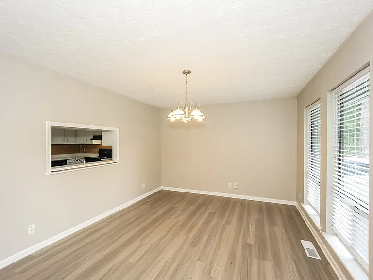 9036 Sterling Ridge Ln — Photo 7