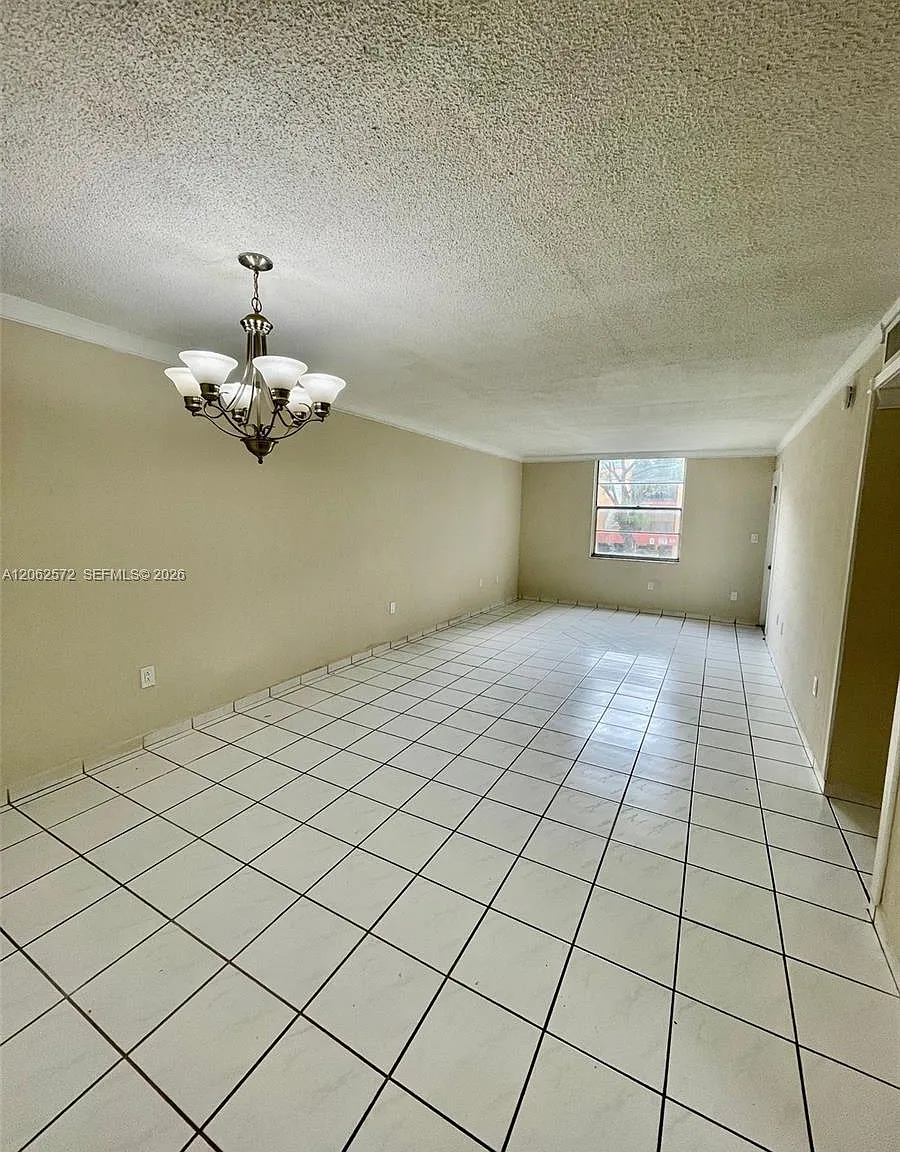 Westland Gardens Condo — Photo 4