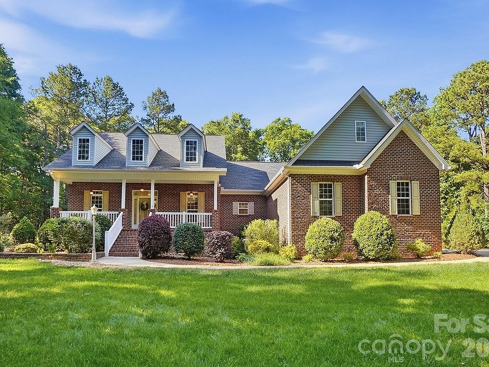 1st image of 2043 Standing Timber Rd
