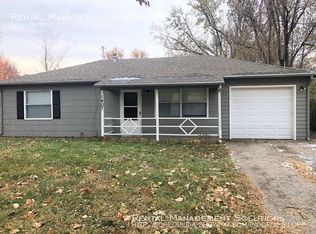 1407 SW Afton St, Topeka, KS 66611